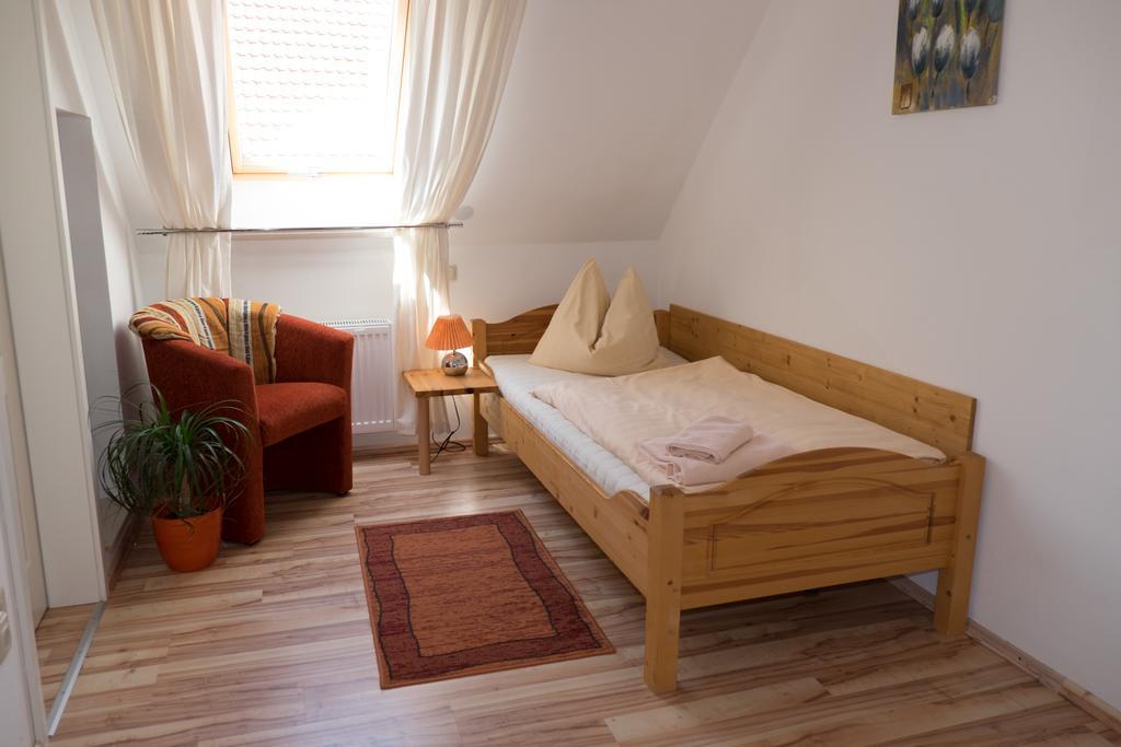 Landhotel Markthof Satemin Wustrow  Pokoj fotografie